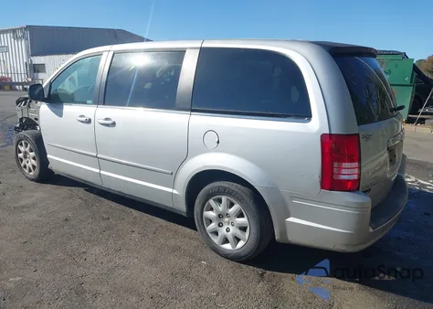 2009 Chrysler Town & Country Lx from USA, damaged, VIN 2A8HR44E49R656011